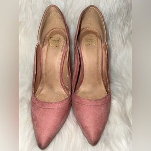 JC Pink Suede Heels with Pointed Toe and Curved Topline